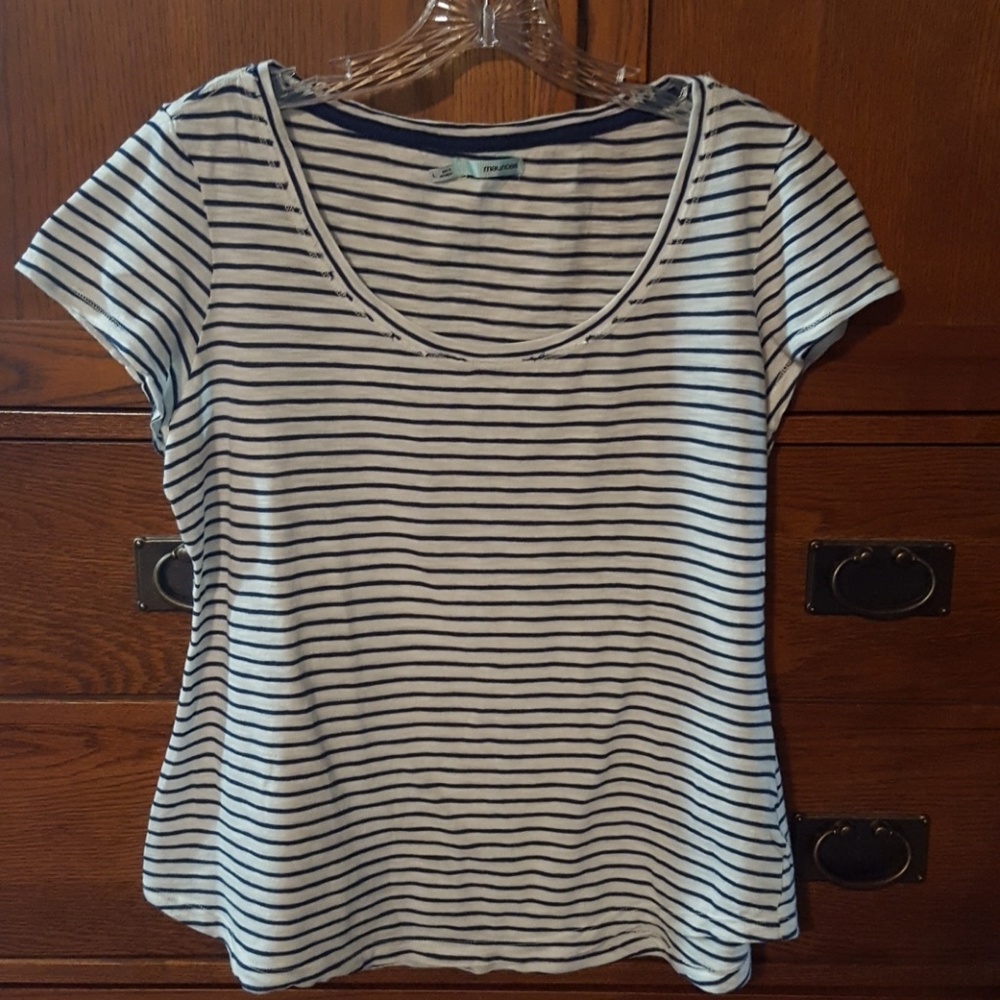 T-shirt.